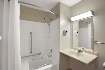 Room, 1 Queen Bed, Accessible, Non Smoking (Mobility)