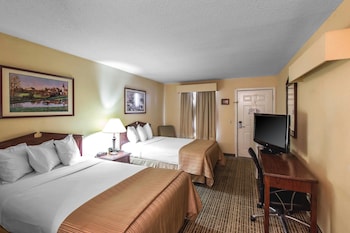 Standard Room, 2 Double Beds, Non Smoking