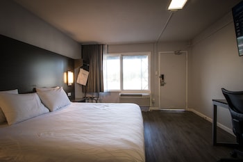 King Bed Accessible Non-Smoking (Pet)