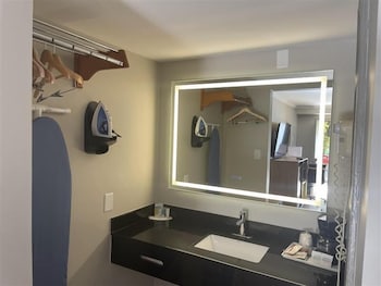 Deluxe Room, 2 Double Beds, Non Smoking