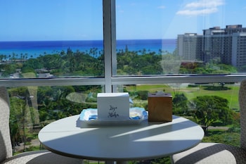 Platinum Ocean View Skyline Penthouse Kitchenette (Club Access)