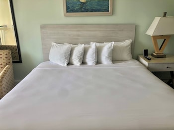 Bronze One Queen Bed