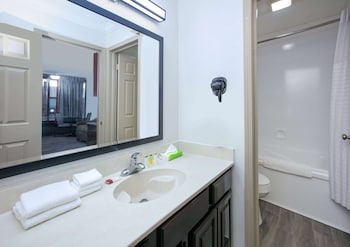 Suite, Multiple Beds, Non Smoking, Poolside (Interior)
