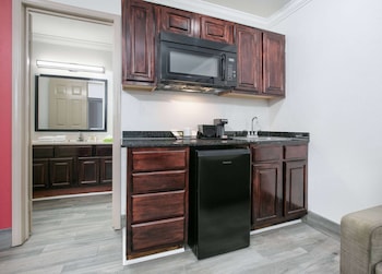Suite, Multiple Beds, Non Smoking, Poolside (Interior)