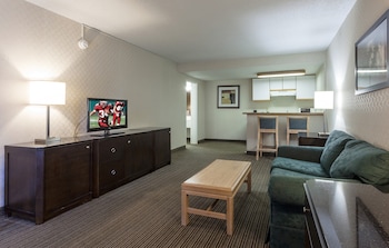 Suite, 1 King Bed, Non Smoking, Kitchen