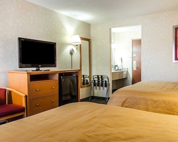 Standard Room, 2 Queen Beds, Non Smoking
