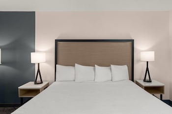 Room, 1 King Bed, Accessible, Non Smoking (Mobility)