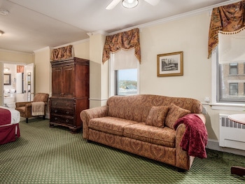 King Junior Suite