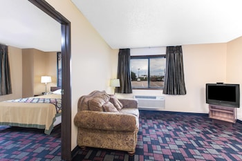 Suite, 1 Queen Bed with Sofa bed, Non Smoking