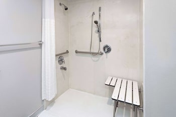 Room, 1 Double Bed, Accessible, Non Smoking (Mobility Accessible)
