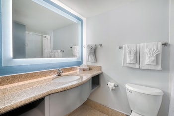 Deluxe Room with Two Double Beds - Non-Smoking