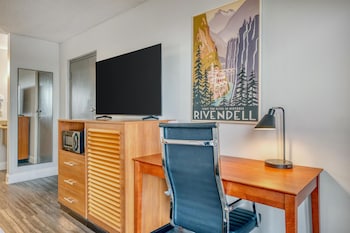 Deluxe Room with Two Double Beds - Non-Smoking