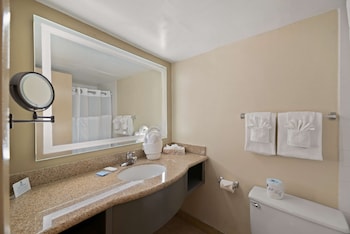 Standard Room, 1 King Bed, Non Smoking, Refrigerator & Microwave