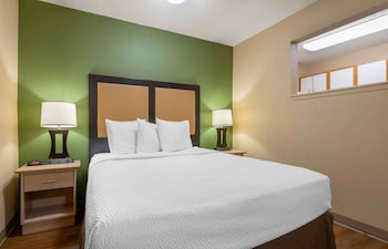 Room, 1 Queen Bed, Non Smoking, Kitchen (Sofa Bed)