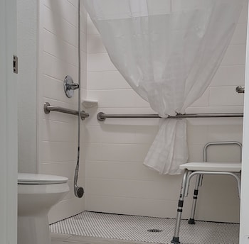Standard Double Room, 2 Queen Beds, Accessible