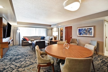 Presidential Suite, 1 King Bed, Kitchenette