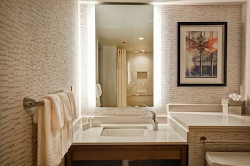 Room, 2 Queen Beds, Accessible, Bathtub (Wellness, In-room air purification)