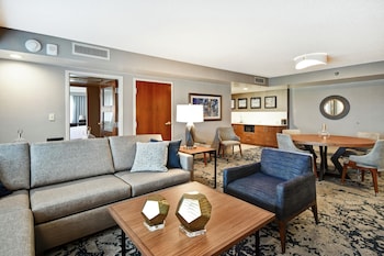 Presidential Suite, 1 King Bed, Kitchenette