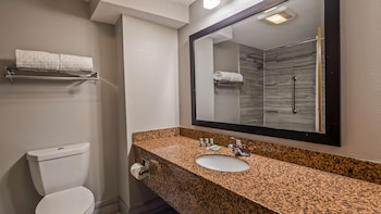 Standard Room, 1 King Bed, Non Smoking, Refrigerator