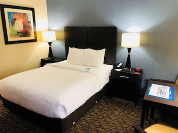 Standard Room, 1 Queen Bed, Non Smoking (Small Room)