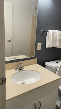 Studio Suite, 1 Queen Bed, Accessible, Non Smoking