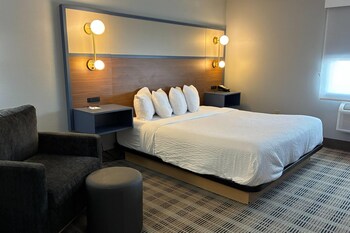 Room, 1 King Bed, Hearing Accessible, Non Smoking