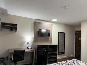 Deluxe Room, 1 King Bed, Non Smoking