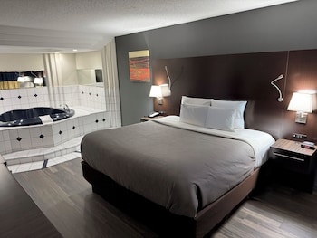 Suite, 1 King Bed, Non Smoking, Jetted Tub