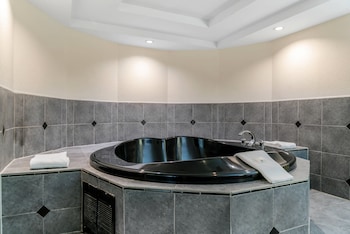 Suite, 1 King Bed, Non Smoking, Jetted Tub