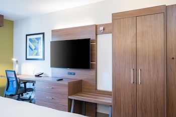 Standard Room, 1 King Bed, Balcony