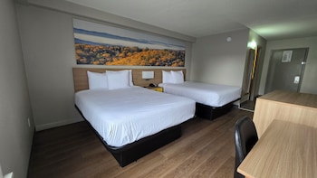 Room, 2 Queen Beds, Non Smoking