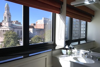 Premier Room, 1 King Bed
