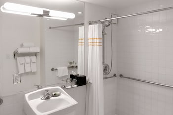 Superior Room, 1 Queen Bed, Accessible
