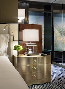 Room, 1 King Bed (Madison)
