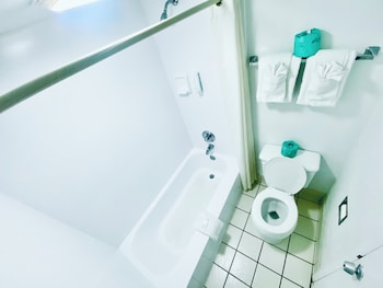 Deluxe Room, 2 Queen Beds, Non Smoking, Kitchenette