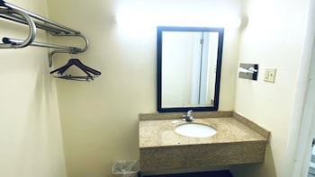 Deluxe Room, 2 Queen Beds, Non Smoking