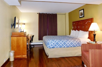 Deluxe Suite, 1 King Bed, Non Smoking, Kitchen