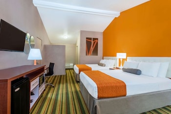 Standard Room, 2 Queen Beds, Non Smoking