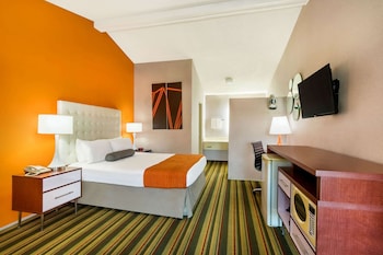 Standard Room, 1 Queen Bed, Non Smoking