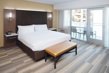 Standard Room, 1 Queen Bed, Accessible (Communication, Transfer Shower)
