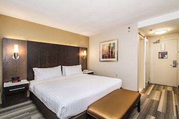 Standard Room, 1 King Bed, Balcony