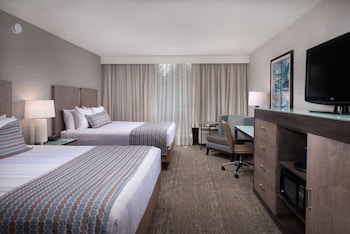 Standard Room, 2 Queen Beds, Bathtub (Non Pet Friendly)