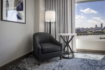 Premium Room, 1 King Bed, Non Smoking