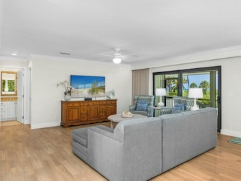 Room, 4 Bedrooms (Beach Home 1)