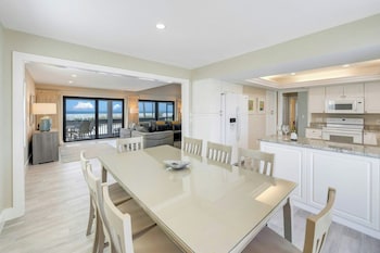Room, 4 Bedrooms (Beach Home 5)