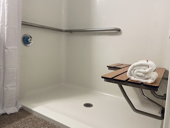 Deluxe Room, 2 Queen Beds, Accessible, Non Smoking
