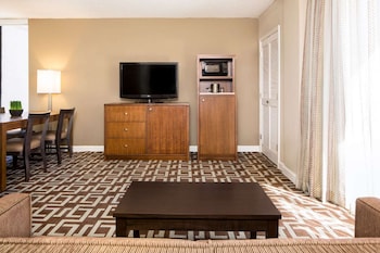 Suite, 1 King Bed, Jetted Tub