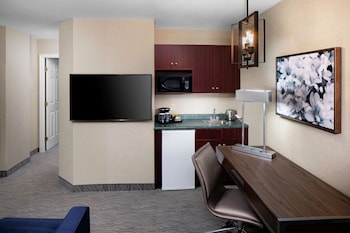 1 King Suite, Hearing Accessible