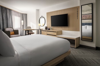 Executive, One King Bed, Non-Smoking