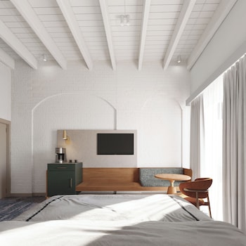 Room, 1 Queen Bed (Heritage)